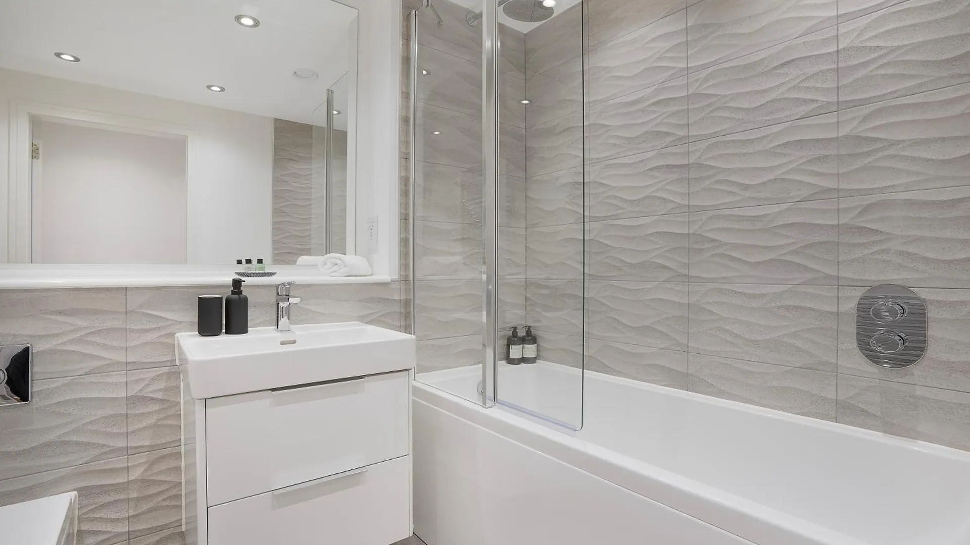 아파트 Westburn Park Suite - Grampian Lettings 애버딘